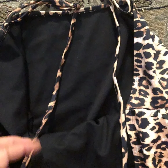 Boohoo leopard swimsuit or bodysuit - Picture 5 of 8